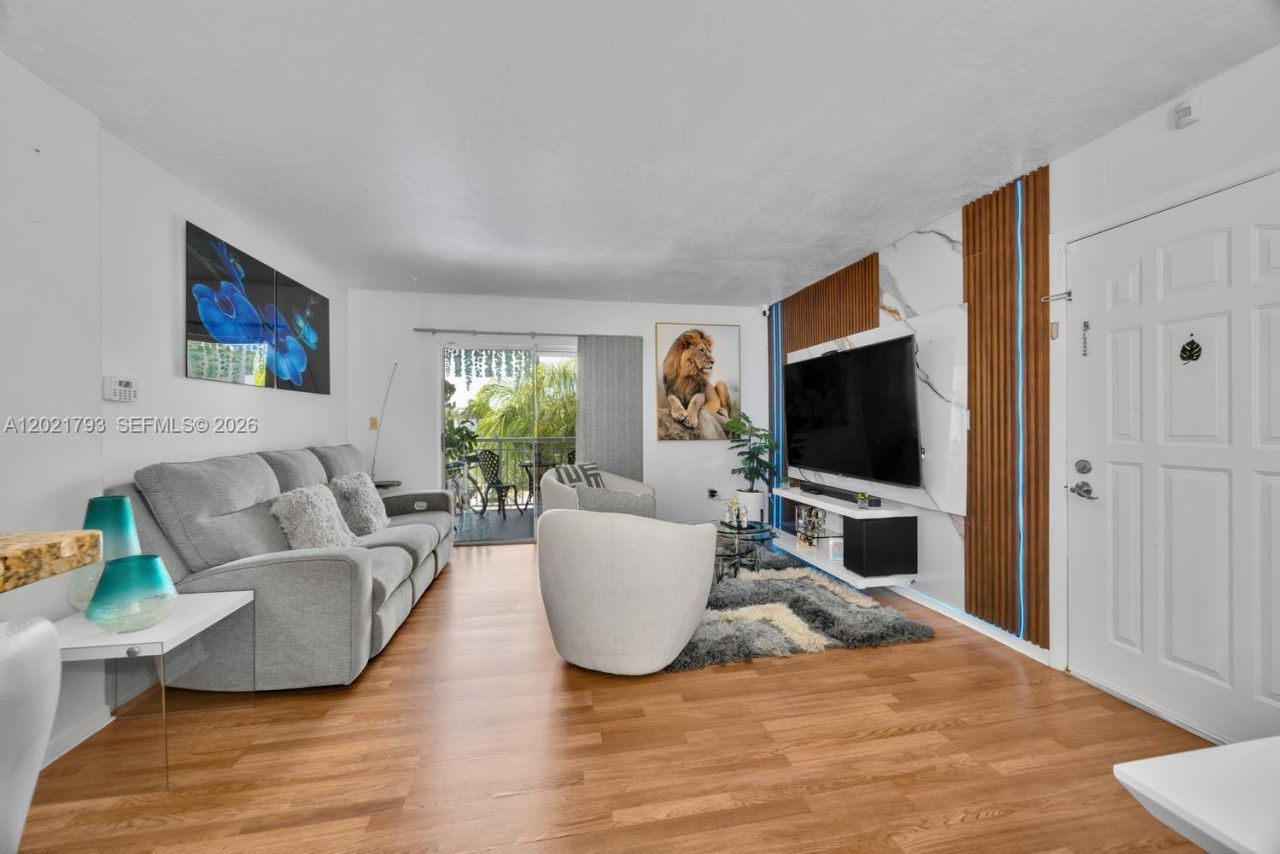 8670 SW 212th St , Unit 307, Cutler Bay, FL 33189 Photo