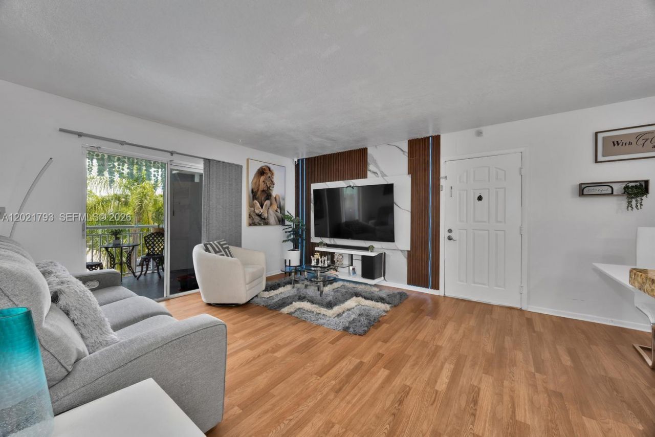 8670 SW 212th St , Unit 307, Cutler Bay, FL 33189 Photo