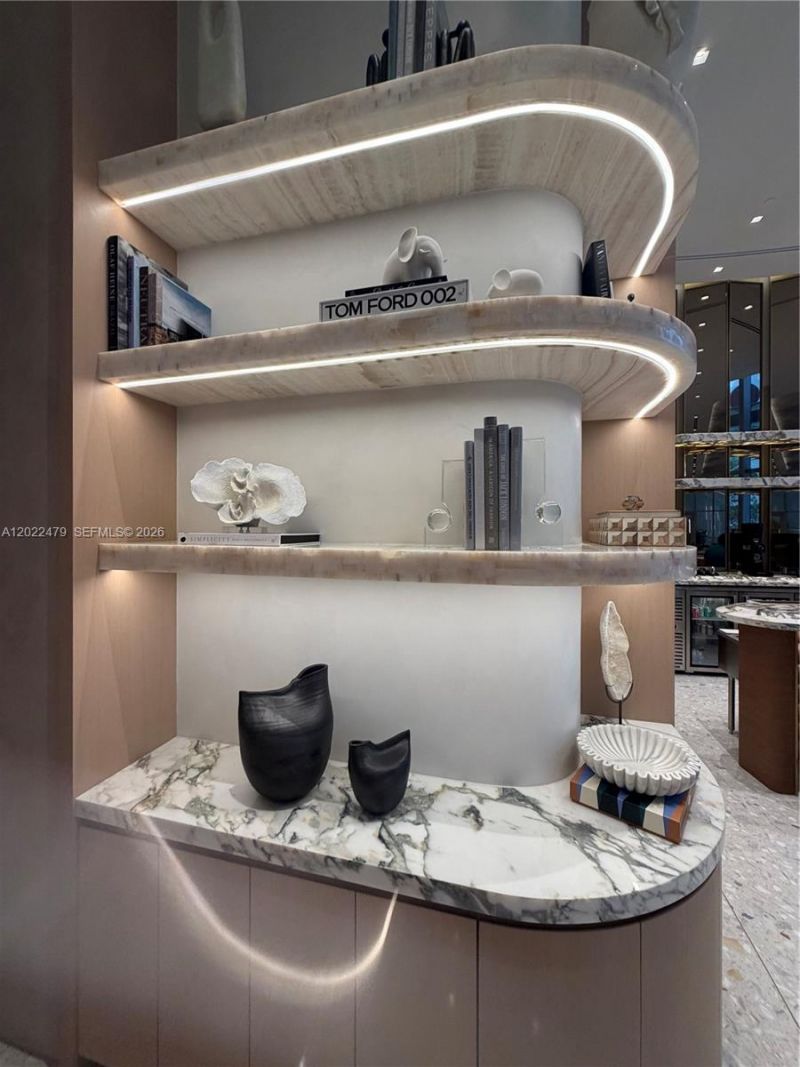 77 SE 5st, Unit 2306, Miami, FL 33131 Photo