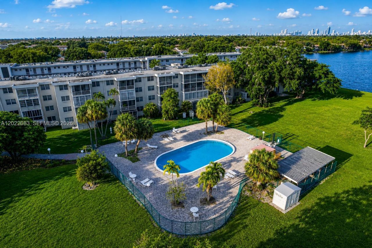 447 NE 195th St , Unit 117, Miami, FL 33179 Photo