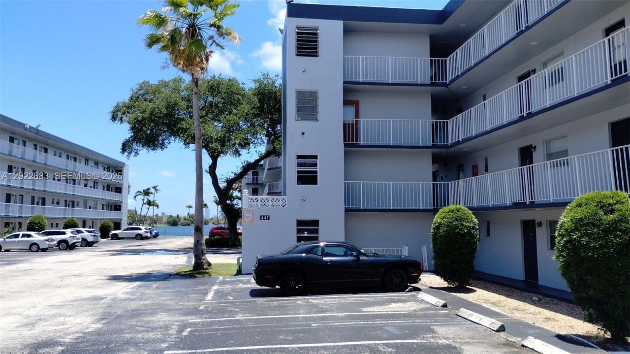 447 NE 195th St , Unit 117, Miami, FL 33179 Photo