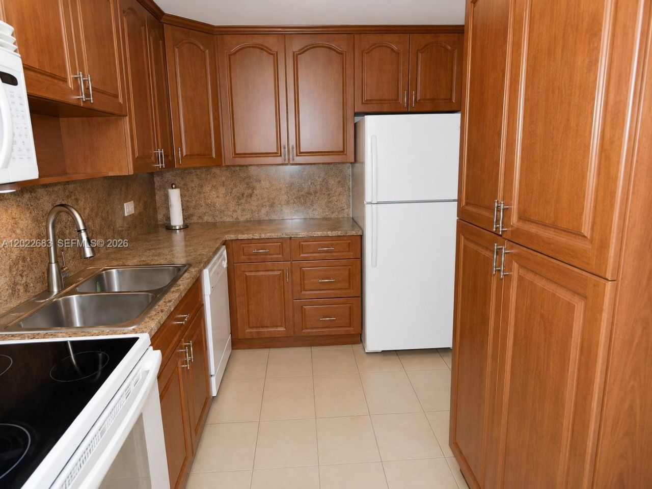 447 NE 195th St , Unit 117, Miami, FL 33179 Photo