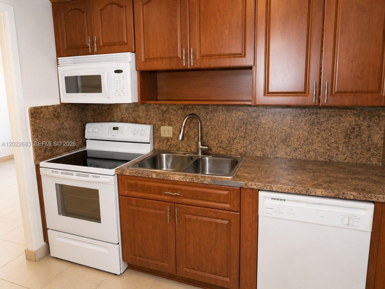 447 NE 195th St , Unit 117, Miami, FL 33179 Photo