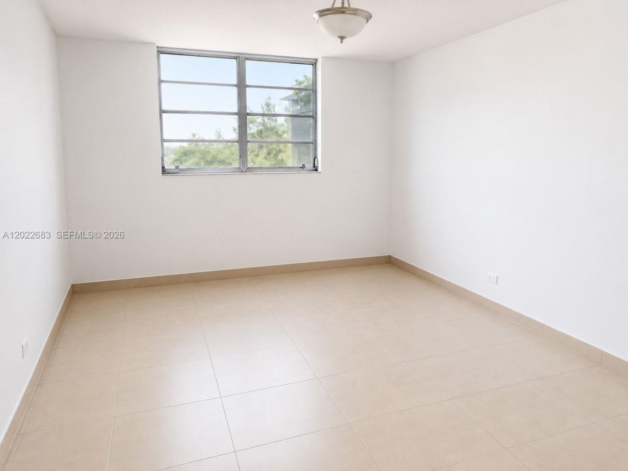 447 NE 195th St , Unit 117, Miami, FL 33179 Photo