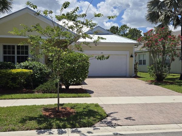 195 NW Willow Grove Avenue, Port St. Lucie, FL 34986
