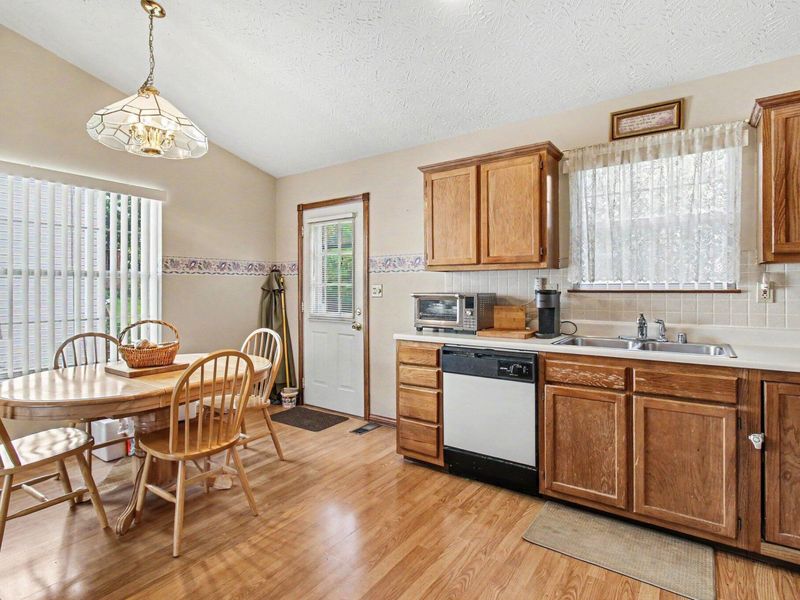 1506 Waterfall Way, Elsmere, KY 41018 Photo 9