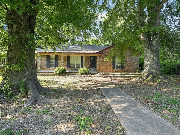 2015 E HOLMES RD, Memphis, TN 38116