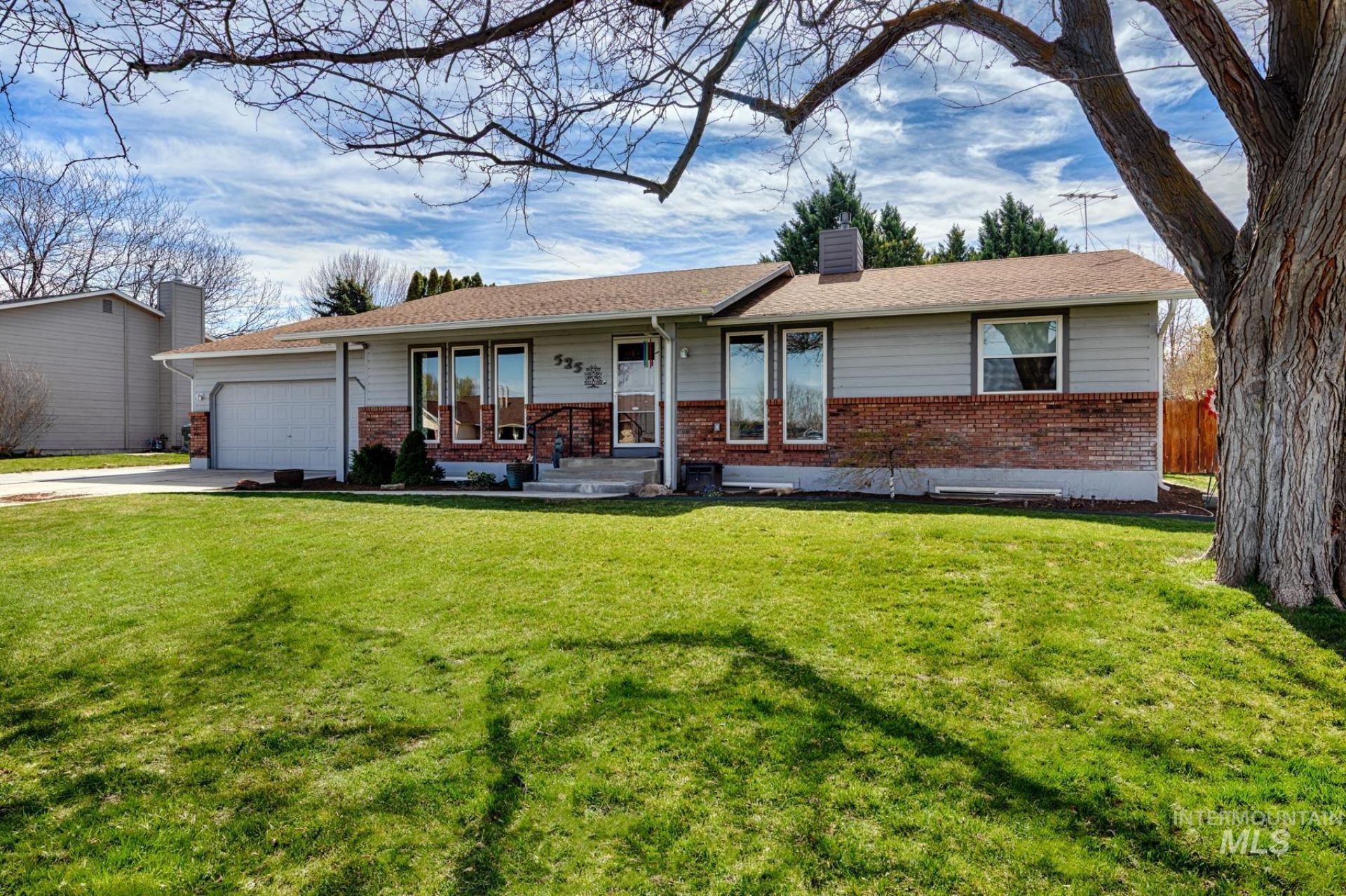 525 Donna Drive primary photo