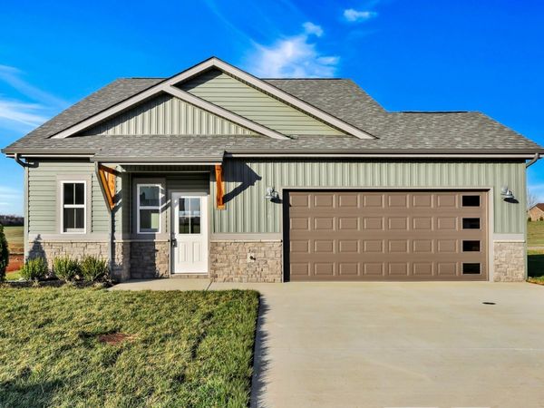 2737 Brewster Dr , Clarksville, TN 37042