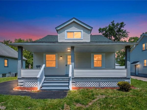 15809 Raymond Street , Maple Heights, OH 44137