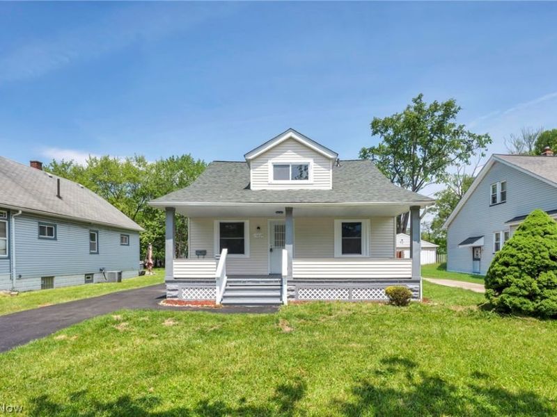 15809 Raymond Street, Maple Heights, OH 44137 Photo 3