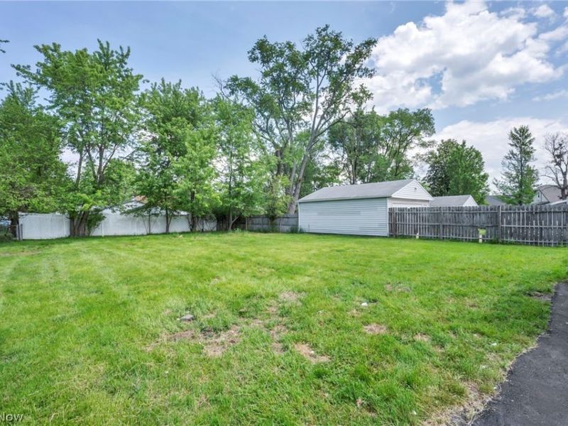 15809 Raymond Street, Maple Heights, OH 44137 Photo 47