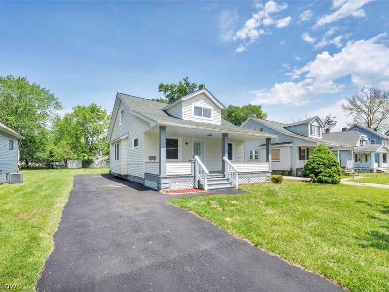15809 Raymond Street, Maple Heights, OH 44137 Photo 5