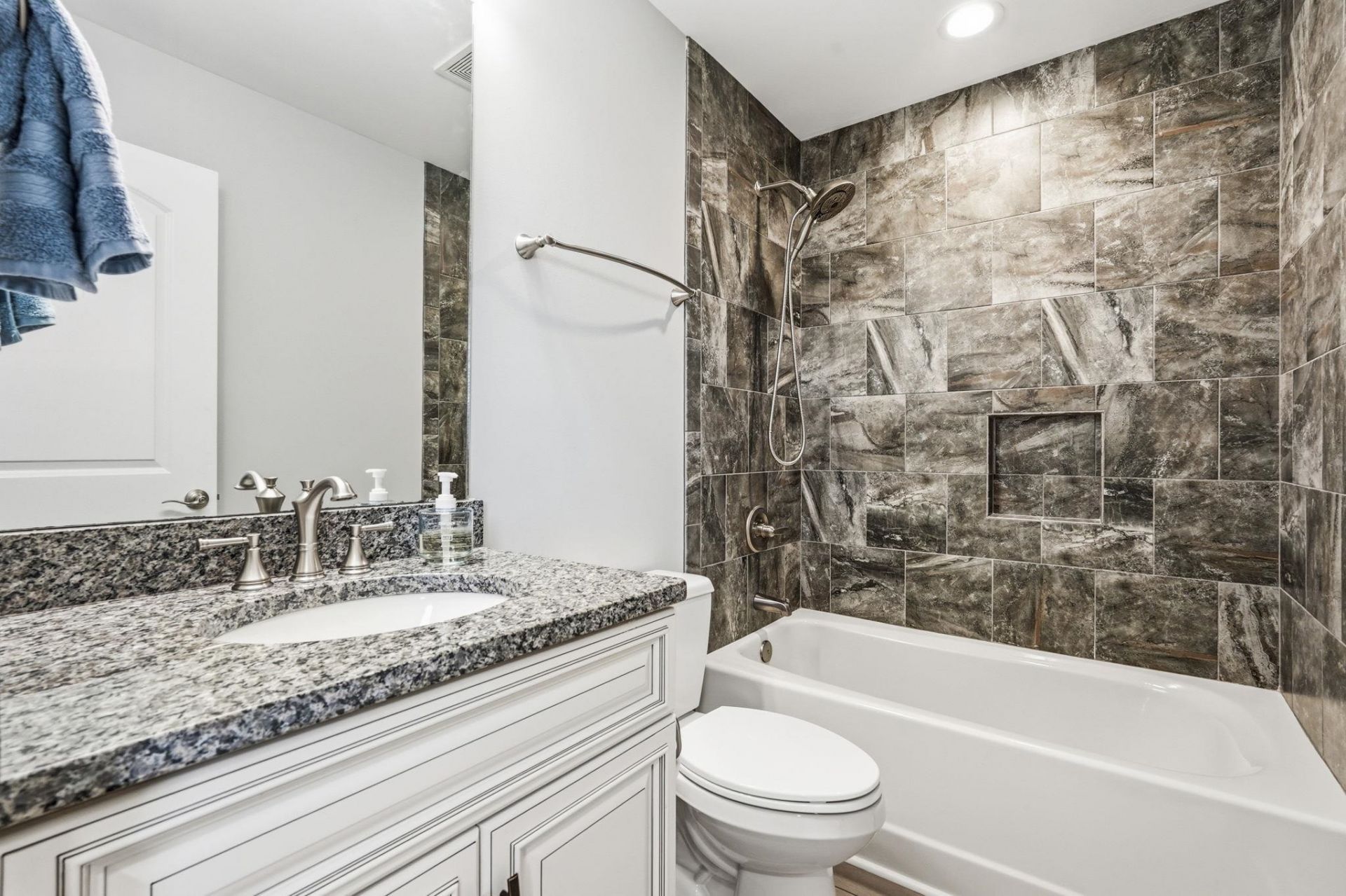 9486 Carrington Dr. Photo 31