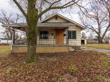 2434 Mackin Road, Flint, MI 48504