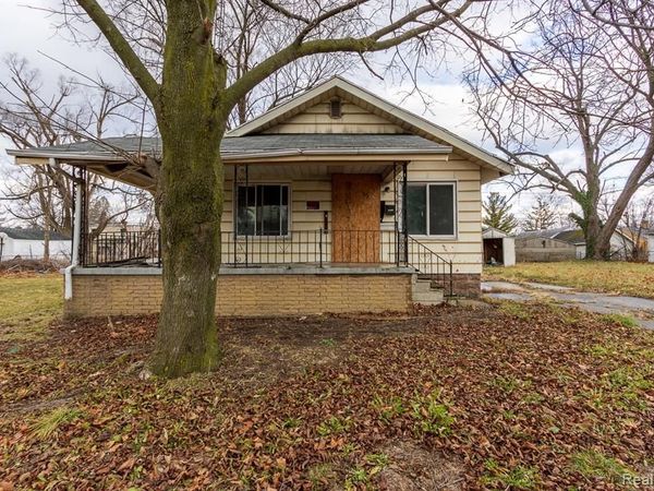 2434 Mackin Road, Flint, MI 48504