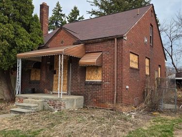19182 Hickory Street, Detroit, MI 48205