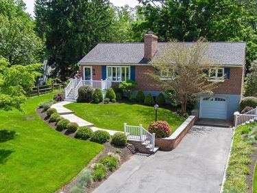 272 OVERBROOK DRIVE, NEWTOWN SQUARE, PA 19073