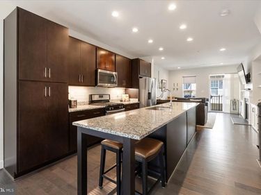 254 BLUEMONT BRANCH TERRACE SE , LEESBURG, VA 20175