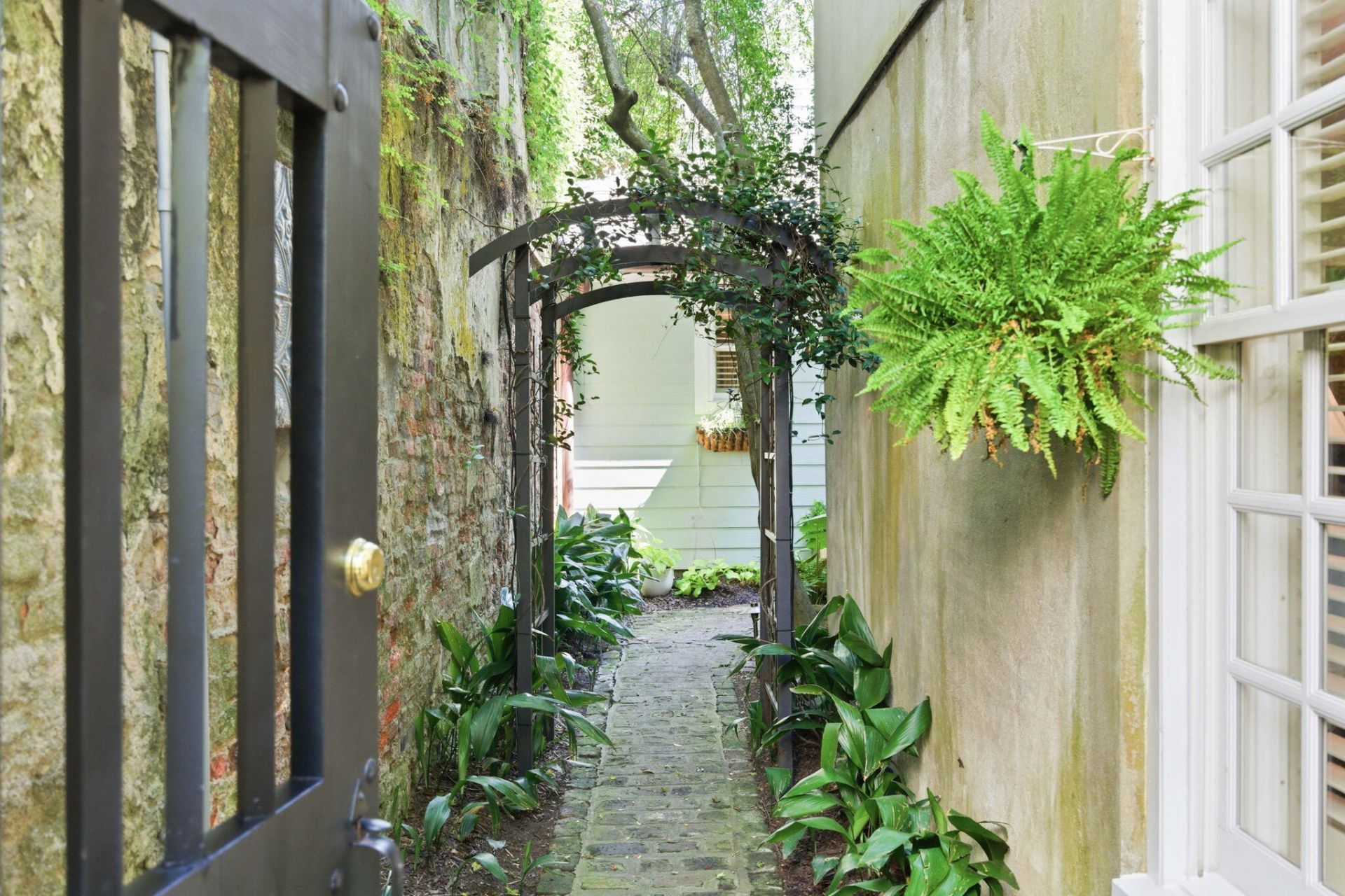4 Tradd Street Photo 7
