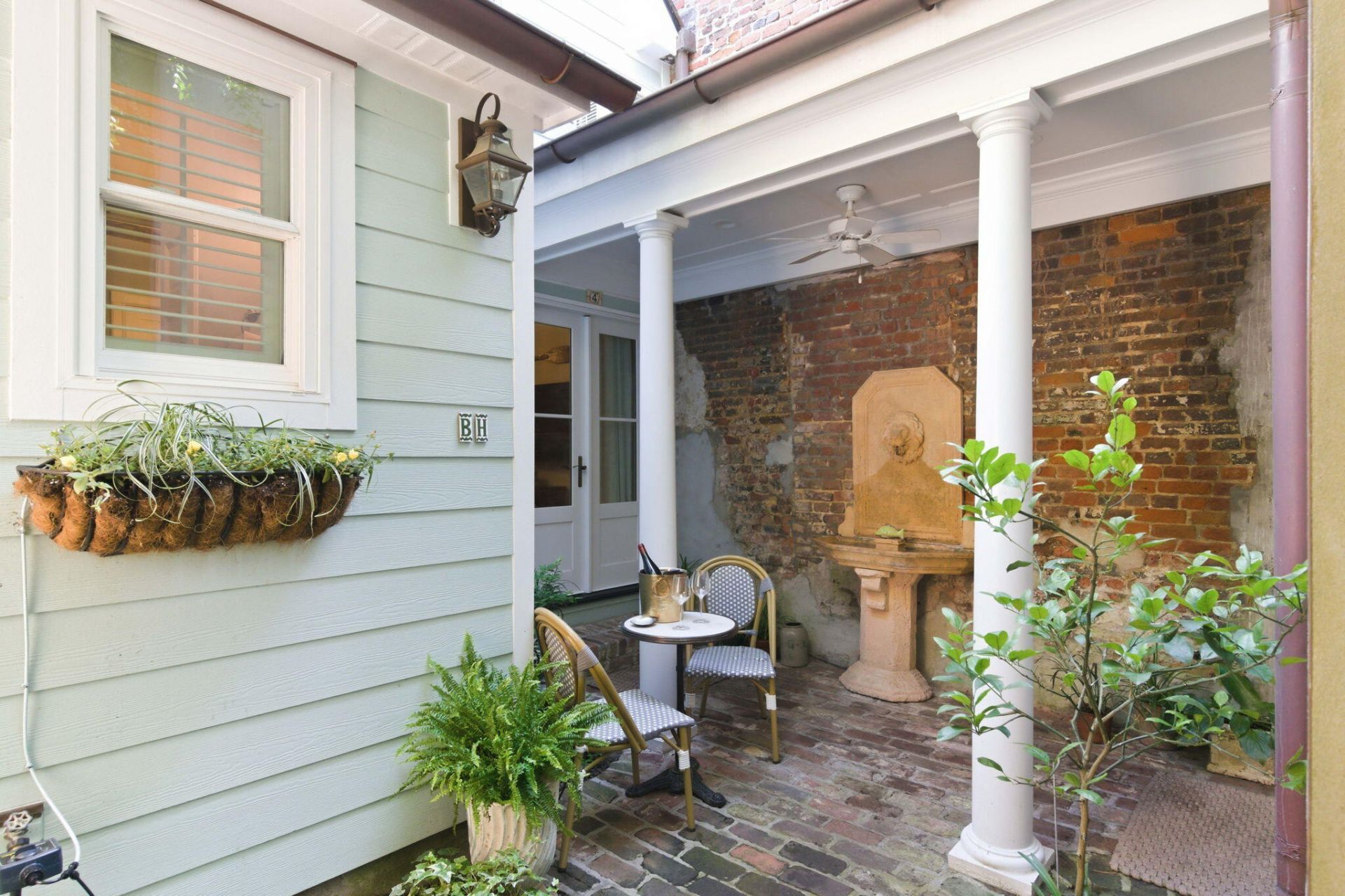 4 Tradd Street Photo 9