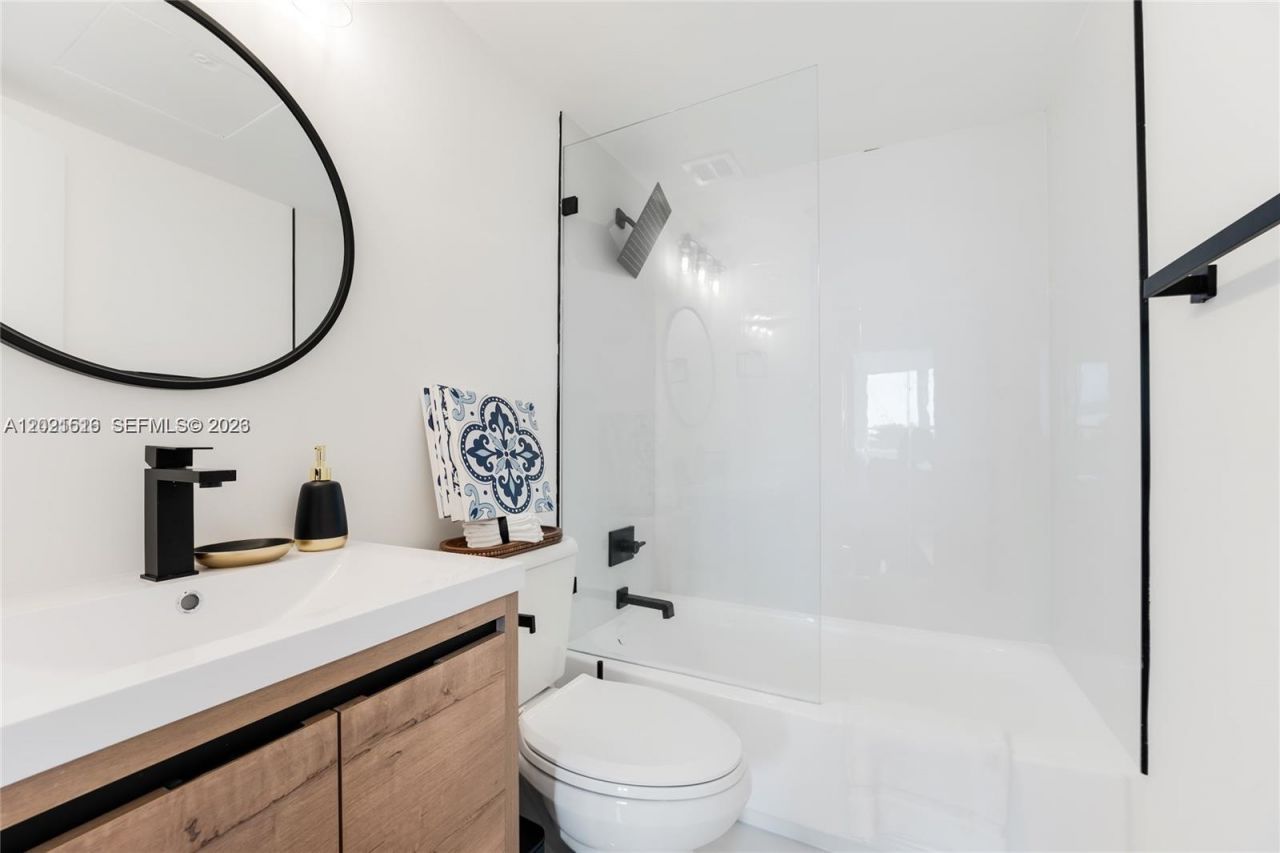 1500 Bay Rd , Unit 416S, Miami Beach, FL 33139 Photo