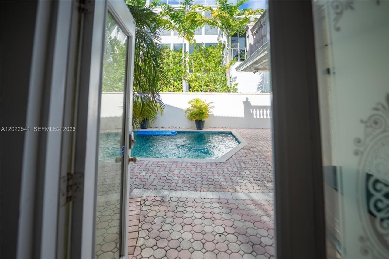 2701 N Atlantic Blvd , Fort Lauderdale, FL 33308 Photo