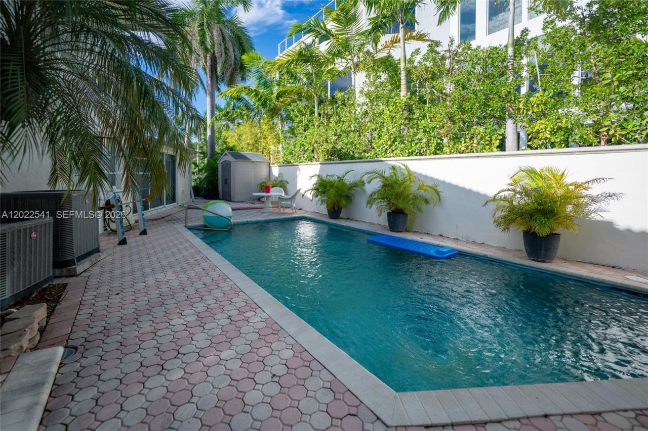 2701 N Atlantic Blvd , Fort Lauderdale, FL 33308 Photo