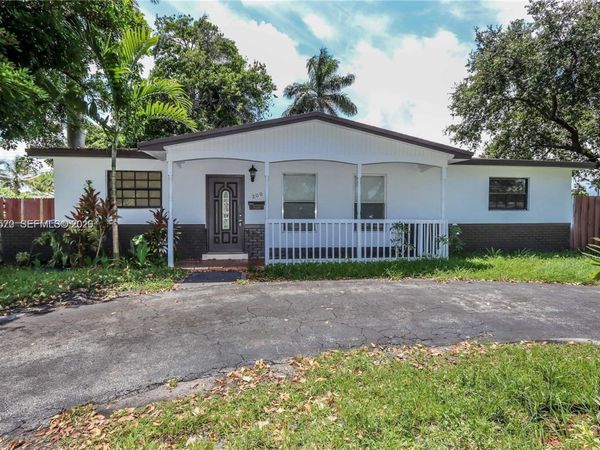 200 SW 64th Way , Pembroke Pines, FL 33023