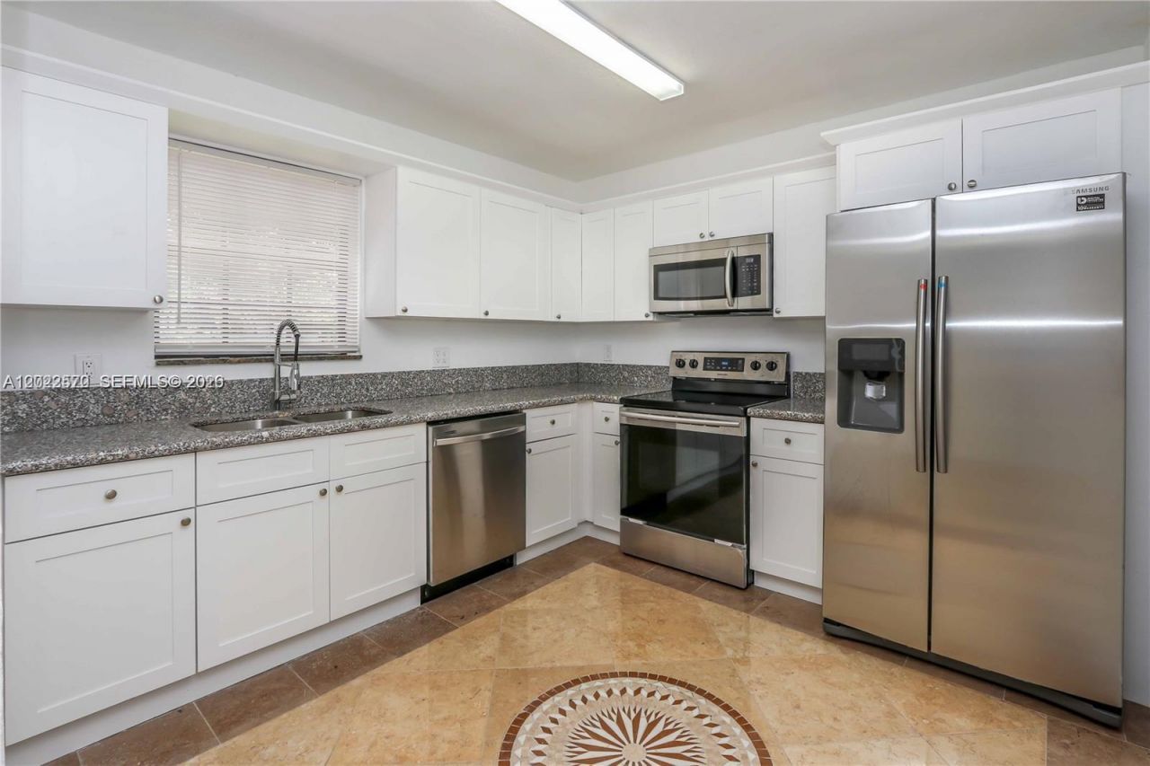 200 SW 64th Way , Pembroke Pines, FL 33023 Photo