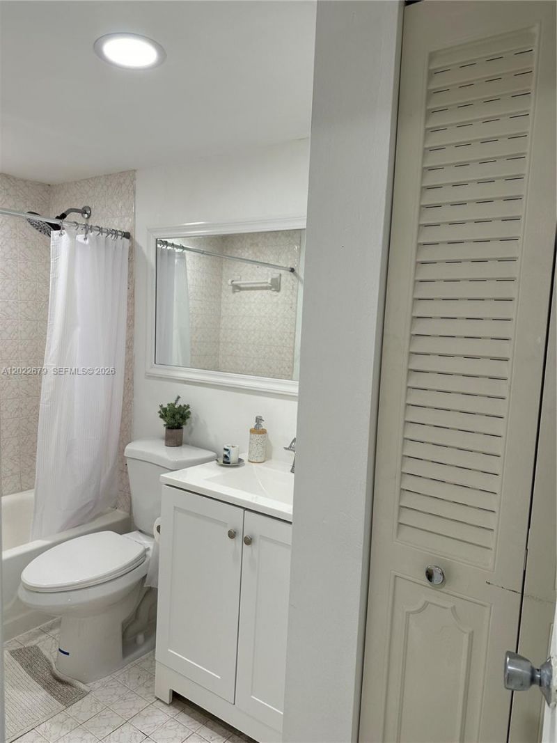 2100 Sans Souci Blvd , Unit B811, North Miami, FL 33181 Photo