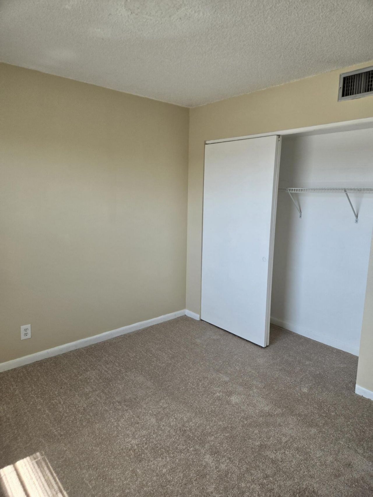 1814 Abbey Road, Unit 204, West Palm Beach, FL 33415 Photo