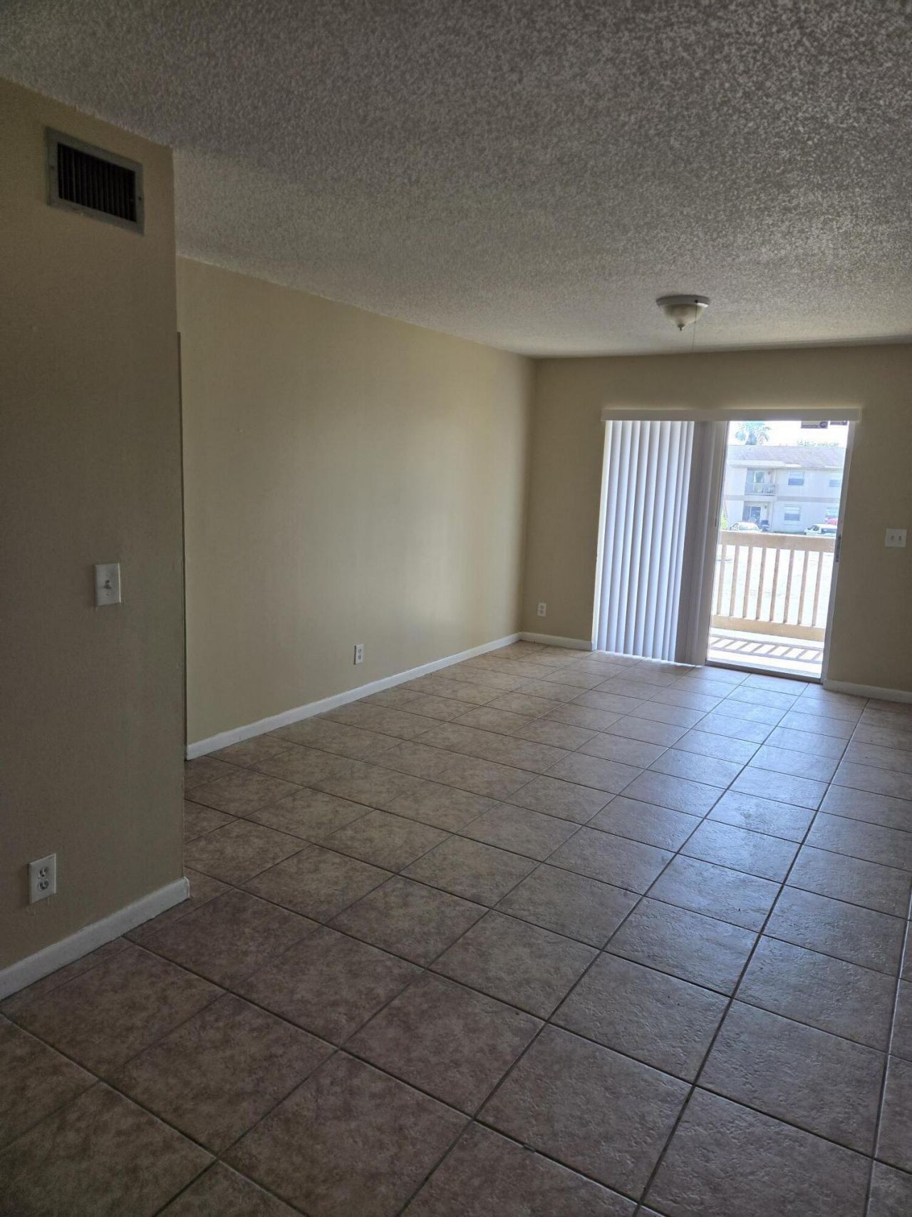 1814 Abbey Road, Unit 204, West Palm Beach, FL 33415 Photo