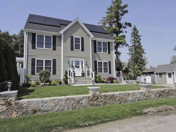 17 David St, Acushnet, MA 02743