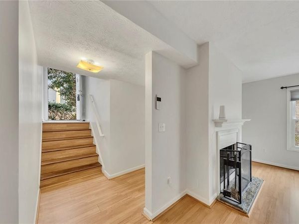711 Glenleaf Drive , Peachtree Corners, GA 30092