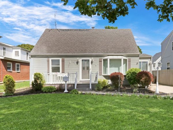 2207 Eshcol Avenue , Zion, IL 60099