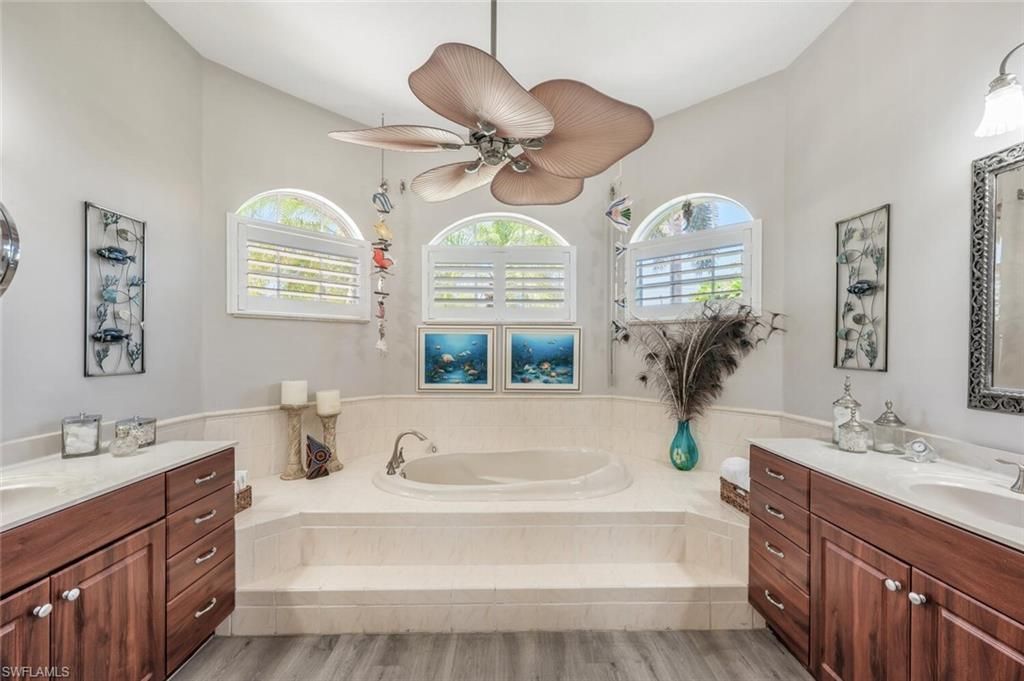 5727 Riverside Dr, Cape Coral, FL 33904 Photo