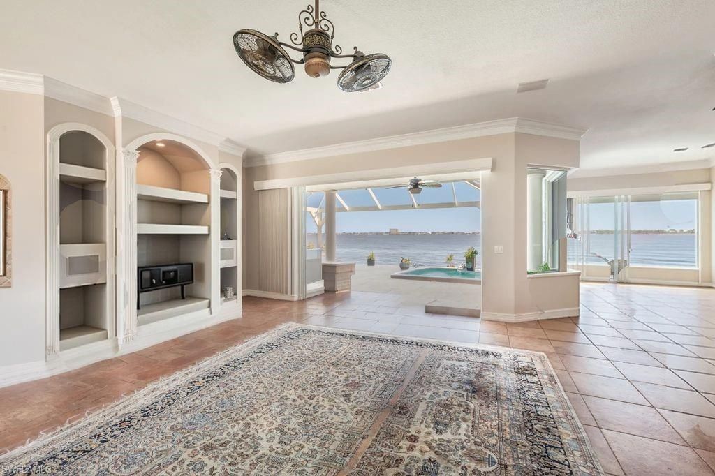 5727 Riverside Dr, Cape Coral, FL 33904 Photo
