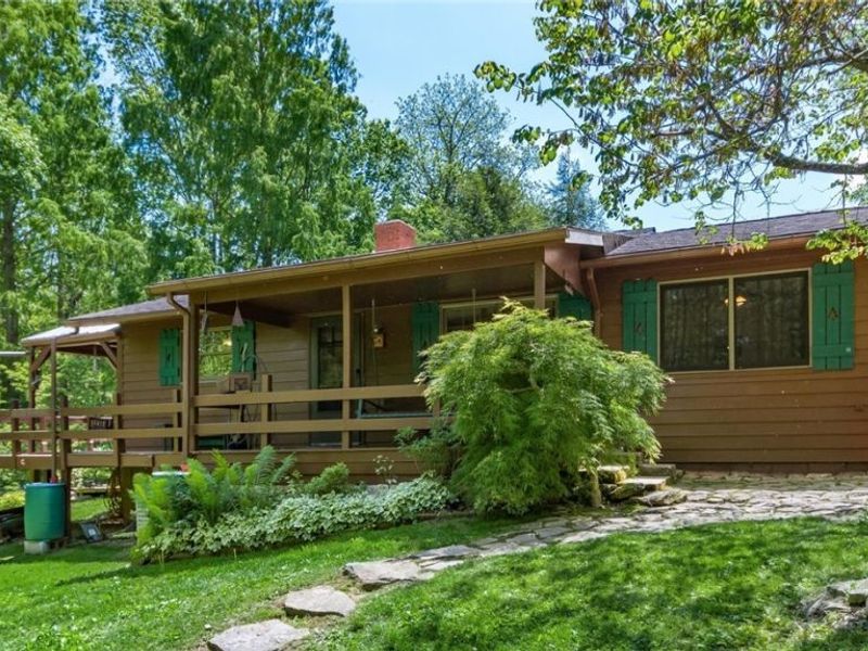 6150 Ballard Road, Nashport, OH 43830 Photo 1