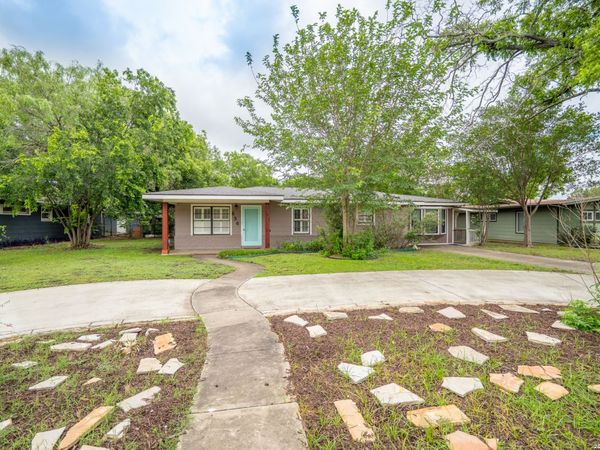 636 RITTIMAN RD, Terrell Hills, TX 78209