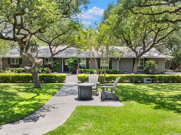 132 Wagon Trail Road, Shavano Park, TX 78231