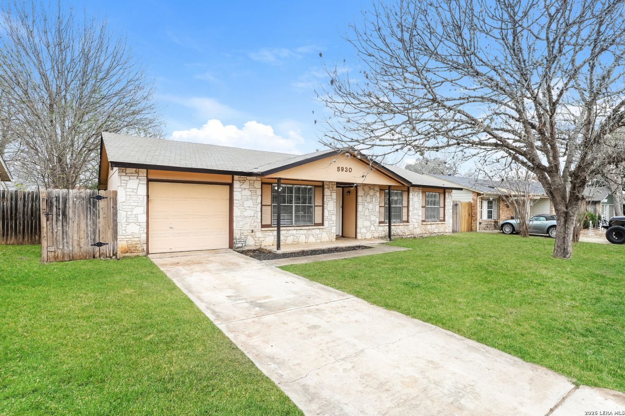 5930 Cliff Valley, San Antonio, TX 78250 Main Photo