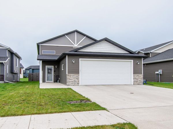 3914 31st Street S, Moorhead, MN 56560