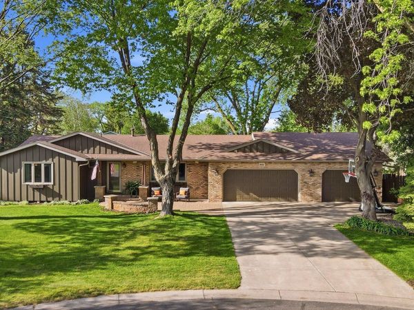 3938 Blackhawk Circle, Eagan, MN 55122