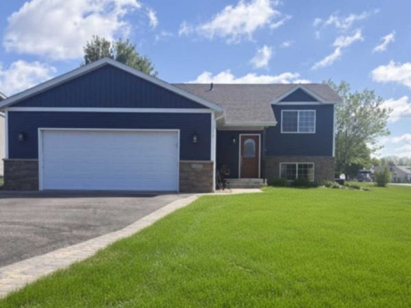 906 3rd Avenue NE, Saint Joseph, MN 56374