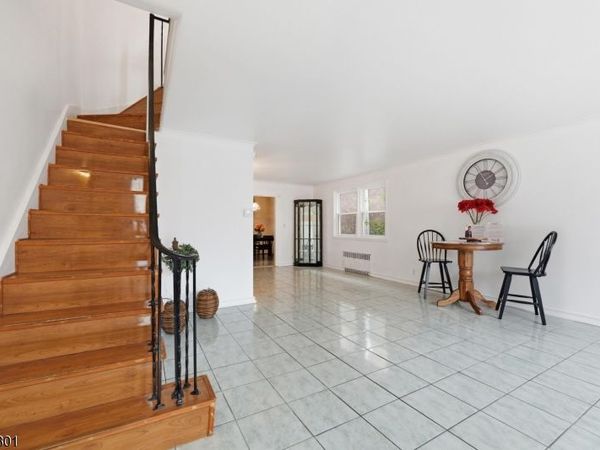 136 W 56Th St, Bayonne, NJ 07002