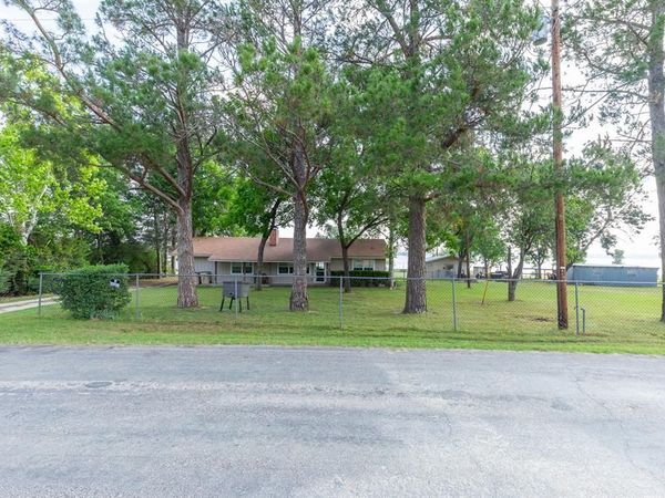 813 County Road 237 , Eastland, TX 76448