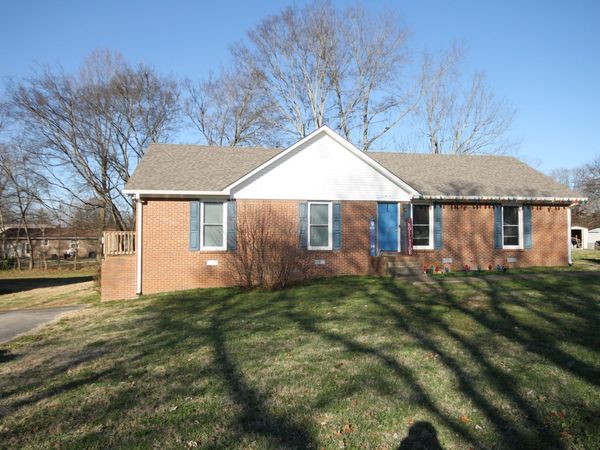 204 Hunter Dr , Columbia, TN 38401
