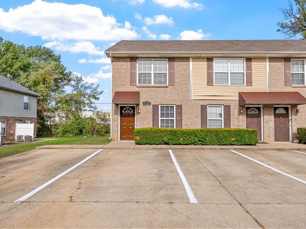 2331 Raleigh Court, Unit 8, Clarksville, TN 37043