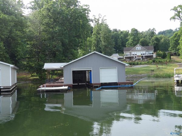 2760 Signal Point Road, Guntersville, AL 35976